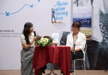 Họa sĩ Trần Thùy Linh ra mắt cuốn sách muôn dặm đường hoa