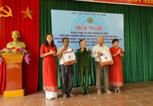 Các nhà báo nữ tri ân cựu thanh niên xung phong tỉnh Hà Nam