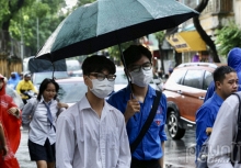 Hơn 1 triệu thí sinh THPT cả nước bước vào môn thi đầu tiên