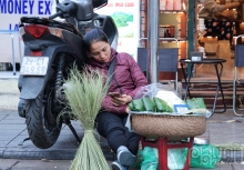 Hà Nội: Người dân đón đợt rét đầu mùa mọi sinh hoạt thường ngày thay đổi