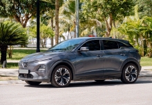 Khách Việt kể chuyện đổi xe xăng sang VinFast VF 6 vì cảm giác lái gây nghiện, chi phí rẻ giật mình