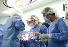 8 giờ nghẹt thở giải thoát nữ bệnh nhân khỏi khối u nền sọ khổng lồ tại “vị  trí cấm kỵ”