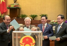 Trình Quốc hội phê chuẩn miễn nhiệm một số phó thủ tướng, bộ trưởng, trưởng ngành