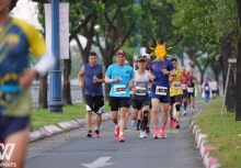 Nữ VĐV nhờ người chạy hộ để lấy thành tích ở giải chạy marathon TPHCM