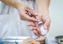 Hướng dẫn mới nhất về tiêm vaccine cho người đã mắc COVID-19