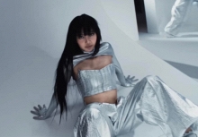 Ekip Lisa gây bức xúc vì thiếu chuyên nghiệp trước thềm ra mắt MV Rockstar, để lộ câu nói “bất ổn” trên sóng livestream