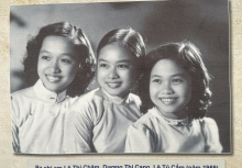 Triển lãm “Áo dài phụ nữ Việt Nam đi qua khói lửa chiến tranh” mang đến cho công chúng nhiều cảm xúc