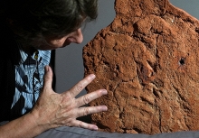 Bí ẩn dấu tay 4.000 năm tuổi trên cổ vật Ai Cập