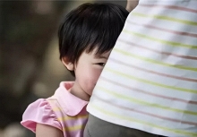 Vô tư đăng ảnh con gái trên MXH, 8 năm sau cả gia đình mới phát hiện chuyện động trời: Cảnh sát lập tức điều tra!