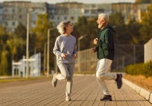 Người sống lâu nhất thế giới không đến phòng tập thể dục hay chạy marathon, muốn được như họ thì hãy làm 3 điều