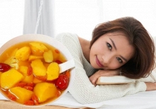 Thật ra đây mới là món phụ nữ nên uống nhiều hơn vì nó làm ấm cơ thể, bổ dạ dày và dưỡng nhan hơn cả gelatin da lừa!