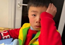 Bài văn vỏn vẻn 26 chữ của 1 học sinh tiểu học khiến cô giáo vừa chấm vừa khóc nức nở: Cô đau đến nghẹn lòng!