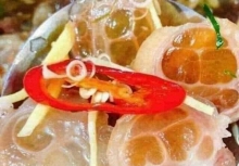 Bộ phận giá rẻ của bò nhiều người bỏ đi, dân sành ăn lại mua vét vì giòn ngon, chế biến đúng cách thành món 'đại bổ' cho xương khớp