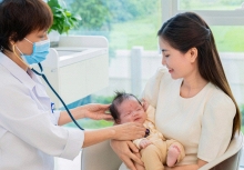 Trẻ sơ sinh bao nhiêu độ là sốt? Chuyên gia chỉ ra giới hạn nguy hiểm, ba mẹ tuyệt đối không chủ quan