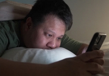 Cuộc sống vẫn ổn, vì sao bạn cứ thấy chán? Khoa học đã có câu trả lời