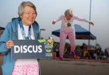 Người phụ nữ 101 tuổi vẫn tham gia Đại hội thể thao: Bí quyết sống thọ không phải là thuốc bổ, càng không cần phòng gym đắt tiền