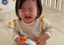 Bố mẹ nào cũng muốn con ngoan, nhưng có những lúc con càng “không ngoan” lại càng tốt