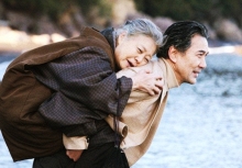 Sau khi về hưu, bất kể lương hưu cao đến đâu, cha mẹ cũng phải chủ động yêu cầu con cái 3 điều này