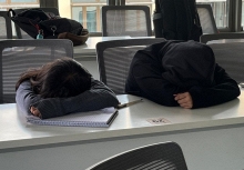 Gần 50% học sinh trung học ở quốc gia này ngủ chưa đủ 6 tiếng mỗi ngày