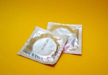 Trung Quốc đánh thuế bao cao su sau 30 năm nhằm đảo ngược tỷ lệ sinh