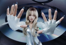 Minh Hằng bùng nổ visual, hóa “đạo diễn thời trang” trong teaser MV “DIRECTOR”