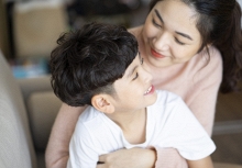 6 hành vi lúc nhỏ chỉ ra: Con lớn lên rất yêu thương mẹ!