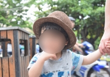 Phụ huynh Hà Nội bức xúc tố: 'Đây chính là kiểu cha mẹ đáng ghét nhất, bề ngoài tỏ vẻ dạy con, thực chất ngấm ngầm chiều hư'!