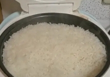 Chiếc nồi cơm ngày cuối năm khiến 1 bà mẹ bị chê trách dữ dội, hàng nghìn cư dân mạng bình luận: 'Tôi thấy thương cho con chị!'