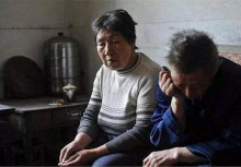 Bán nhà làm quà cưới cho con, cái kết cuối đời cay đắng: Đây là cách nuôi dạy con sai lầm nhất, nhiều cha mẹ mắc phải