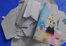 Phụ huynh tố cô giáo xé nát vở của con vì 'bỏ bài nhiều và nói dối': Vở rách có thể mua lại nhưng vết thương lòng khó xoá nhoà!