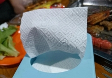 Phát hiện nhiều mẫu khăn giấy chứa vi khuẩn vượt ngưỡng cho phép 13 lần: Chuyên gia cảnh báo 1 loại ngấm đẫm chất gây dị ứng, ung thư