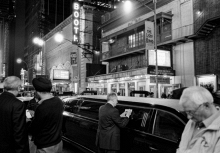 Những tấm ảnh độc đáo về khu phố  Broadway về đêm