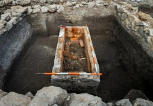 Bí ẩn chiếc quan tài La Mã bịt kín 1.700 năm tuổi dưới thủ đô Hungary