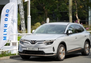 VinFast VF 8: Lái phấn khích, ADAS chuẩn xác, công nghệ “out trình” phân khúc