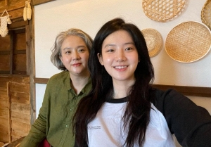 3 kiểu cha mẹ khiến con lớn lên… sợ tiền