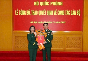 Nữ Phó Giám đốc Bệnh viện Trung ương Quân đội 108 được thăng quân hàm Trung tướng