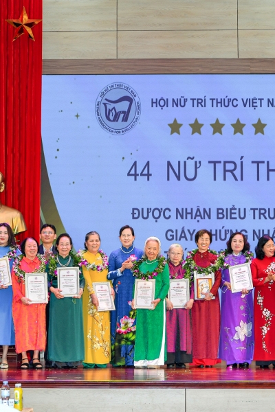 Dấu mốc 15 năm của Hội Nữ trí thức Việt Nam
