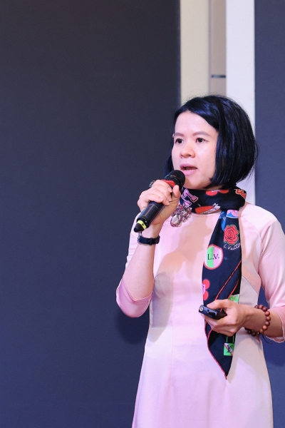 Bài học từ Anh trong hỗ trợ nữ khoa học thương mại hóa nghiên cứu