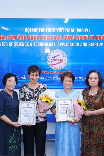 Vinh danh hai Nữ trí thức tiêu biểu với nhiều đóng góp cho khoa học, công nghệ và đổi mới sáng tạo