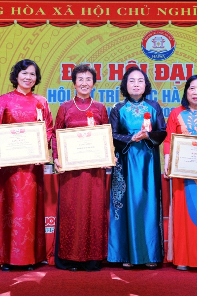 Những hình ảnh tại Đại hội Hội Nữ trí thức Hà Nội lần thứ III