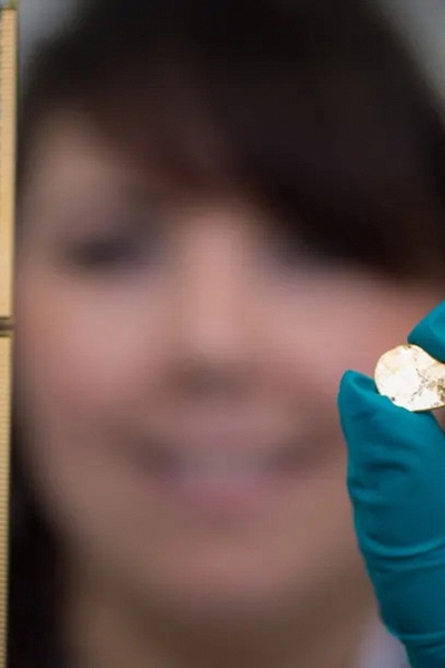 Trung Quốc ra mắt công nghệ thu hồi hơn 98% vàng từ điện thoại cũ trong 20 phút