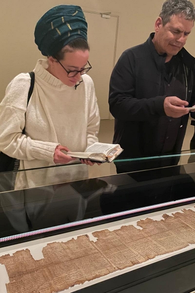 Cuốn Kinh Thánh cổ nhất thế giới lần đầu ra mắt công chúng