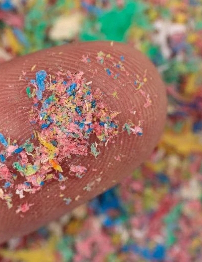 Phát hiện vi nhựa dày đặc trong khối u tuyến tiền liệt