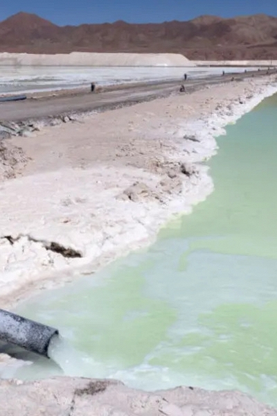 Các nhà khoa học tận dụng “hóa chất vĩnh cửu” để chiết xuất lithium tinh khiết cho pin