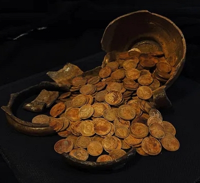 Kho báu thời Cách mạng Nga bất ngờ được phát hiện khi xây nhà