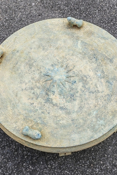 Phát hiện trống đồng 2.000 năm tuổi trong khu mộ cổ ở Trung Quốc