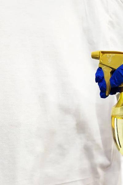 Lớp phủ dạng xịt giúp quần áo tự làm sạch hiệu quả mà không cần đến bột giặt