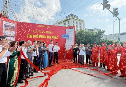  Hà Nội gắn biển tên phố Phan Tây Nhạc