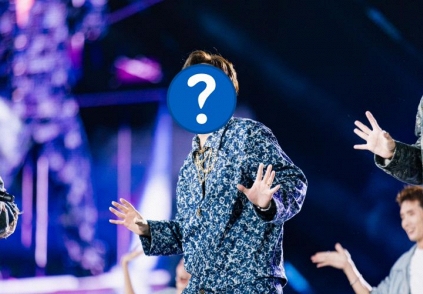 Ca sĩ sở hữu hit trăm triệu view, cả nước thuộc nhạc phải làm shipper để trả tiền nhà