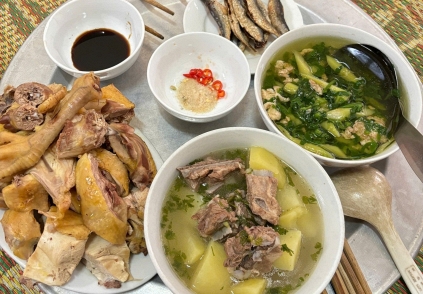 Mâm cơm cuối năm của 1 gia đình vừa trả hết nợ: Không vén khéo, 0 đồng tiết kiệm nhưng... vui!